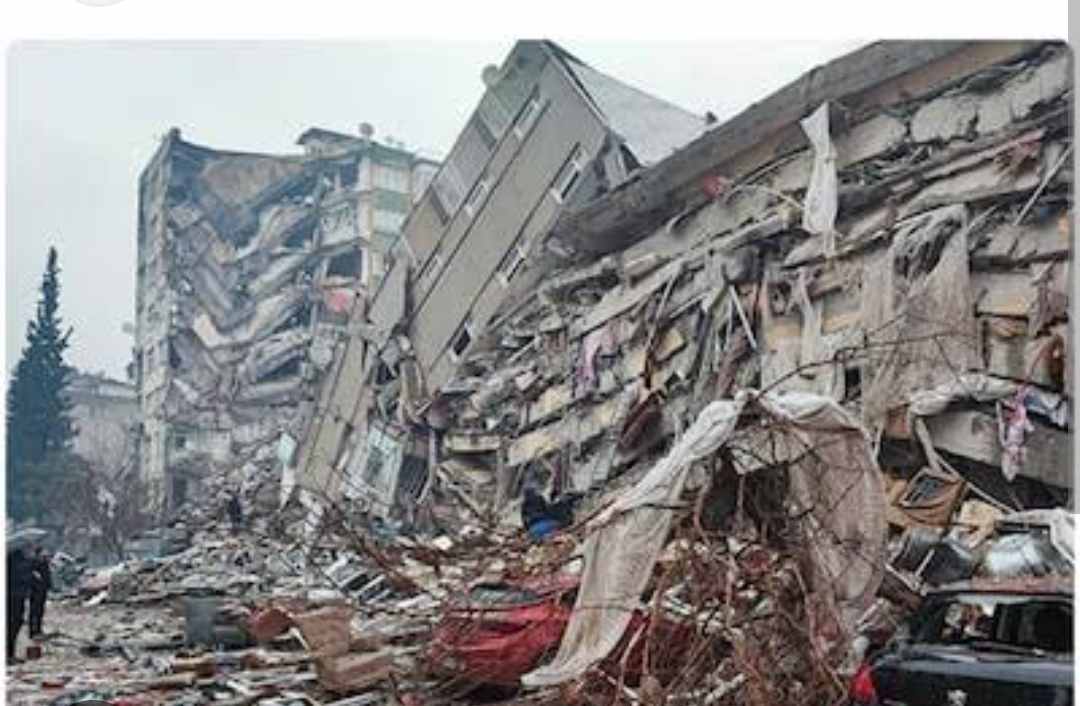 जोरदार भूकंप के झटके, मरने वालों की संख्या बढ़कर 70
