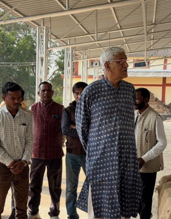 AMBIKAPUR : धान खरीदी केन्द्र में व्यवस्थाओं का जायजा लेने पहुचें पूर्व उपमुख्यमंत्री टी.एस.  सिंहदेव ने कहा - समितियों में धान खरीदी की व्यवस्था शून्य